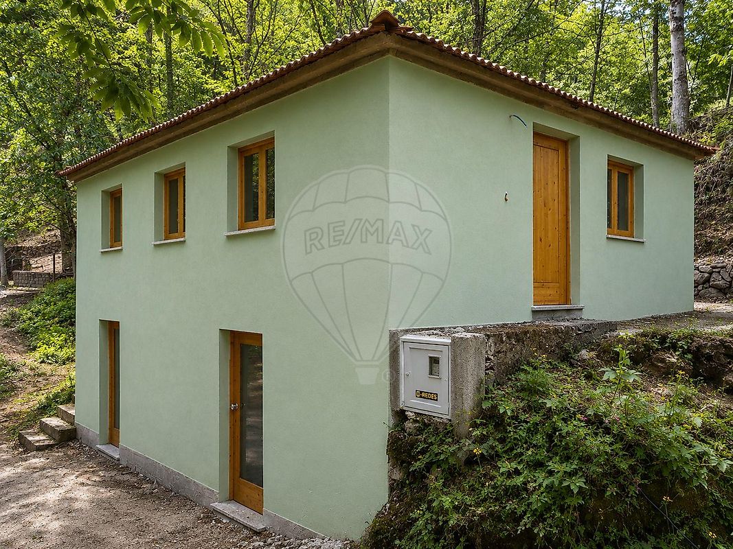 Moradia T3 - Ribeira de Pena (Salvador) e Santo Aleixo de Além-Tâmega, Ribeira de Pena, Vila Real