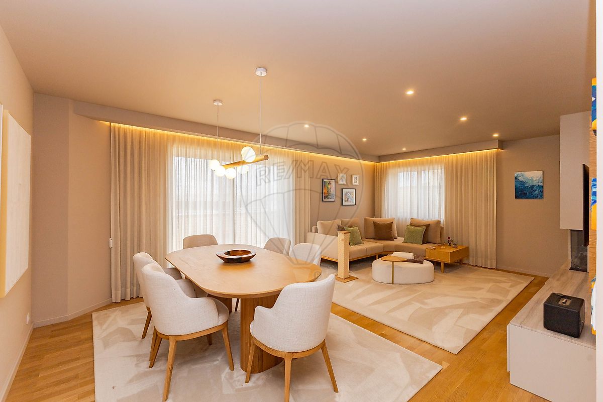 Apartamento T3 à venda em Vila Nova de Gaia