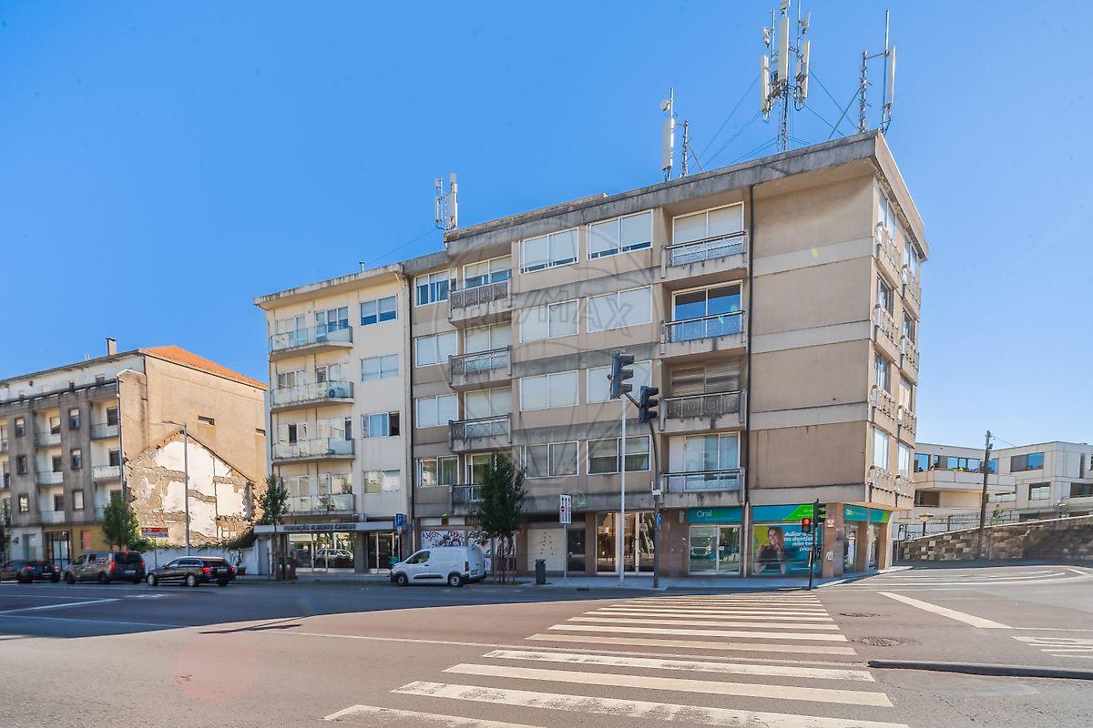 Apartamento T4 à venda em Porto
