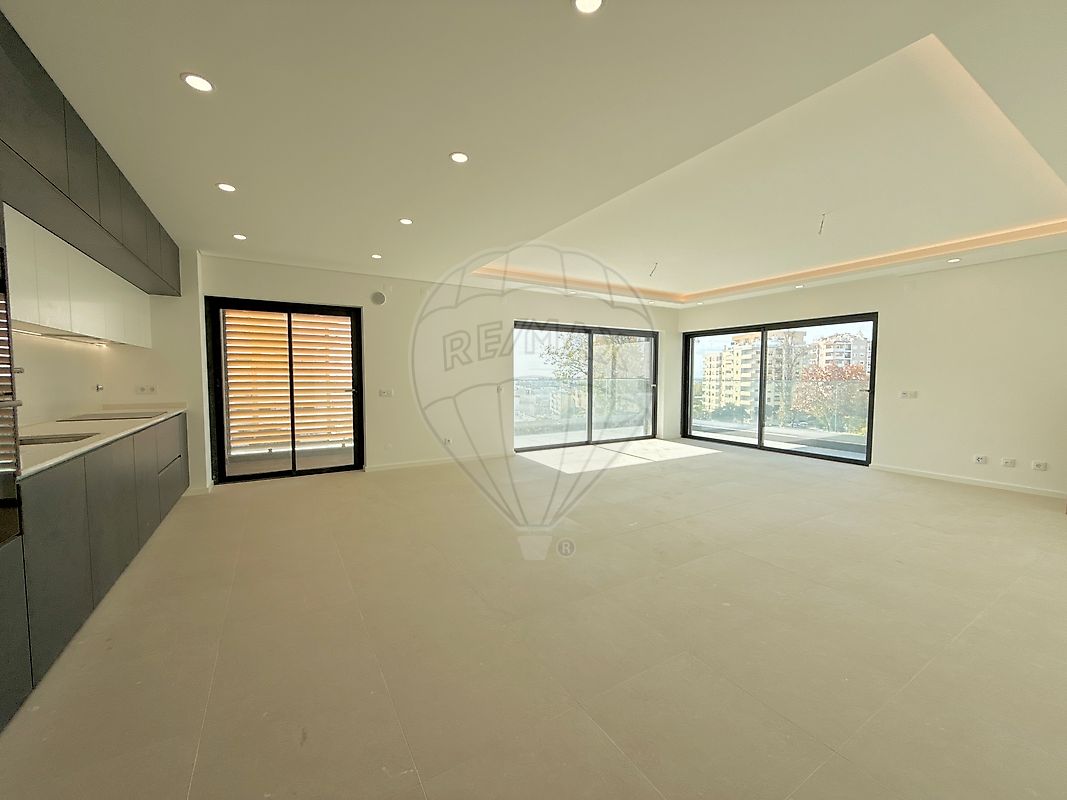 Apartamento T3 à venda em Faro