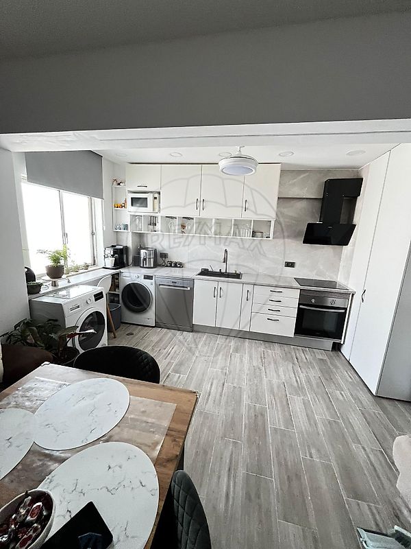 Apartamento T4 à venda em Olhão