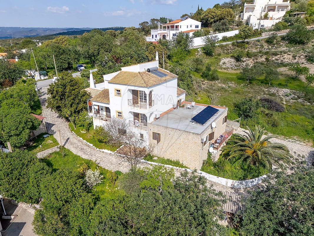 Moradia T6+ à venda em São Clemente, €799.555