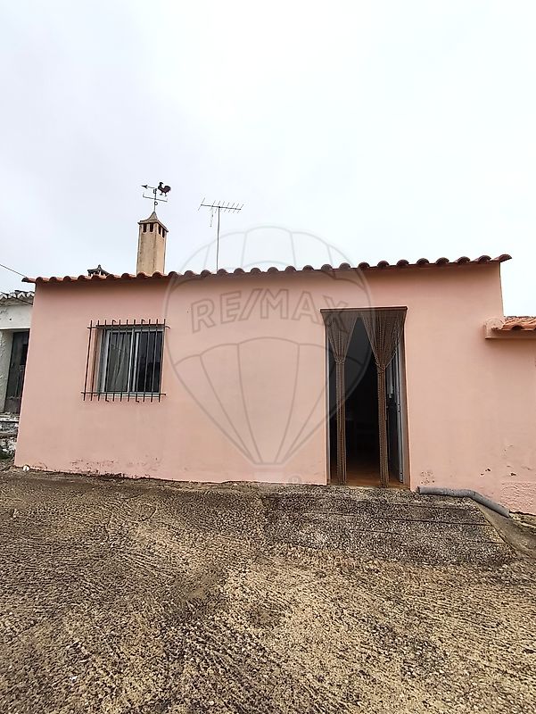 Moradia T3 à venda em Alcoutim