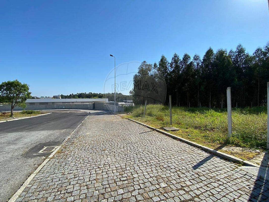 Land for sale in Vila Nova de Gaia, Portugal — €800,000