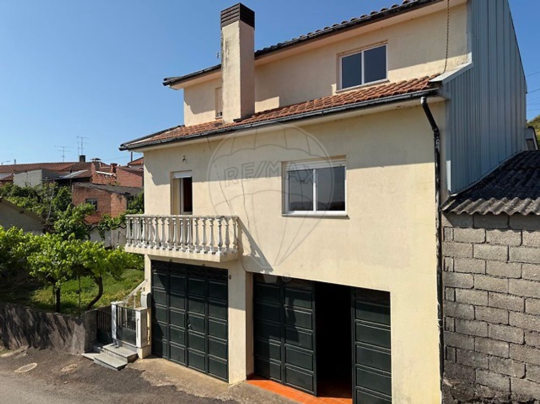 Moradia T5 para venda