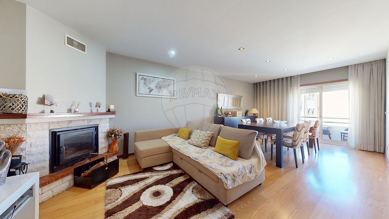 Apartamento T2 em Águas Santas, €278.000