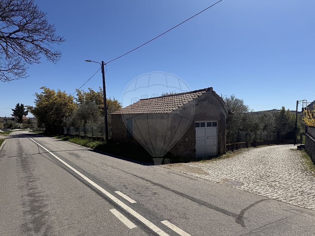 Moradia - Parada e Faílde, Bragança, Bragança