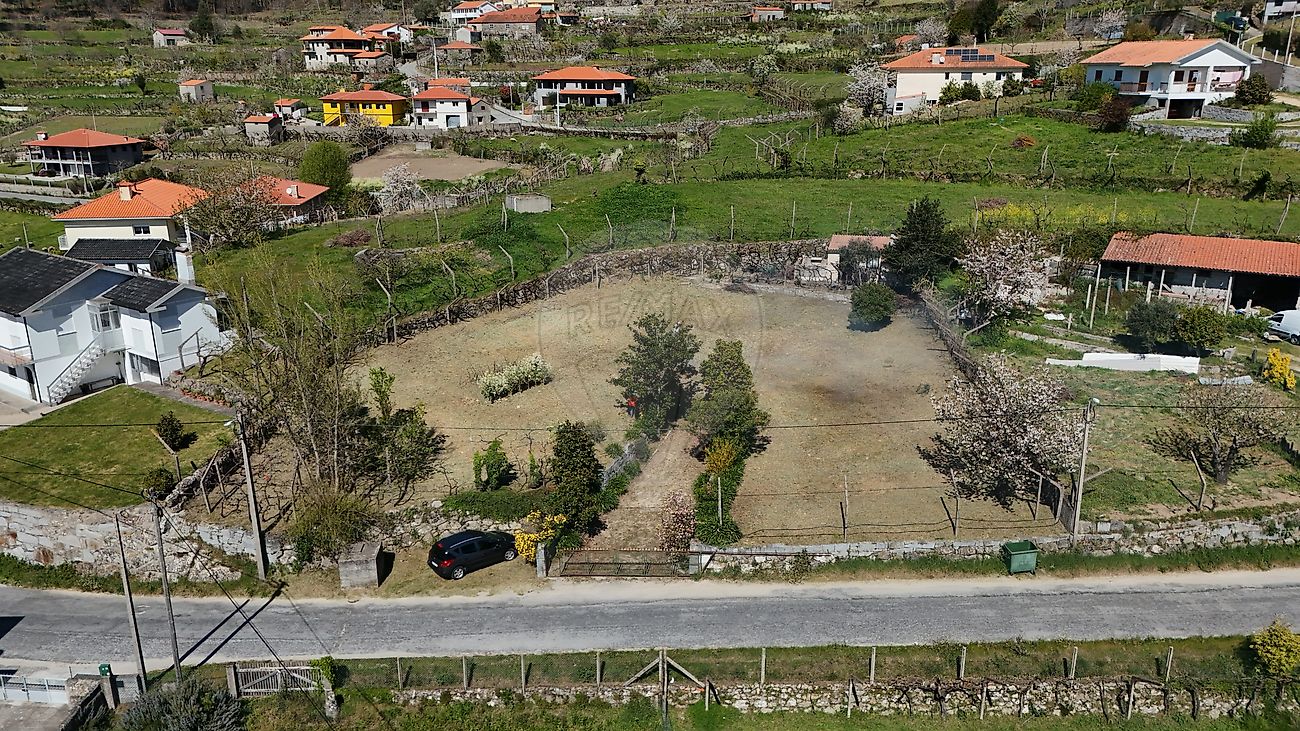 Terreno - São Cipriano, Resende, Viseu
