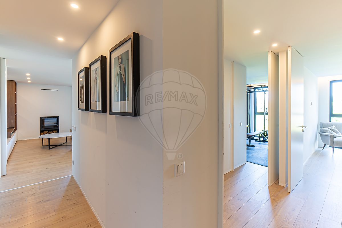 Apartamento T4 à venda em Porto