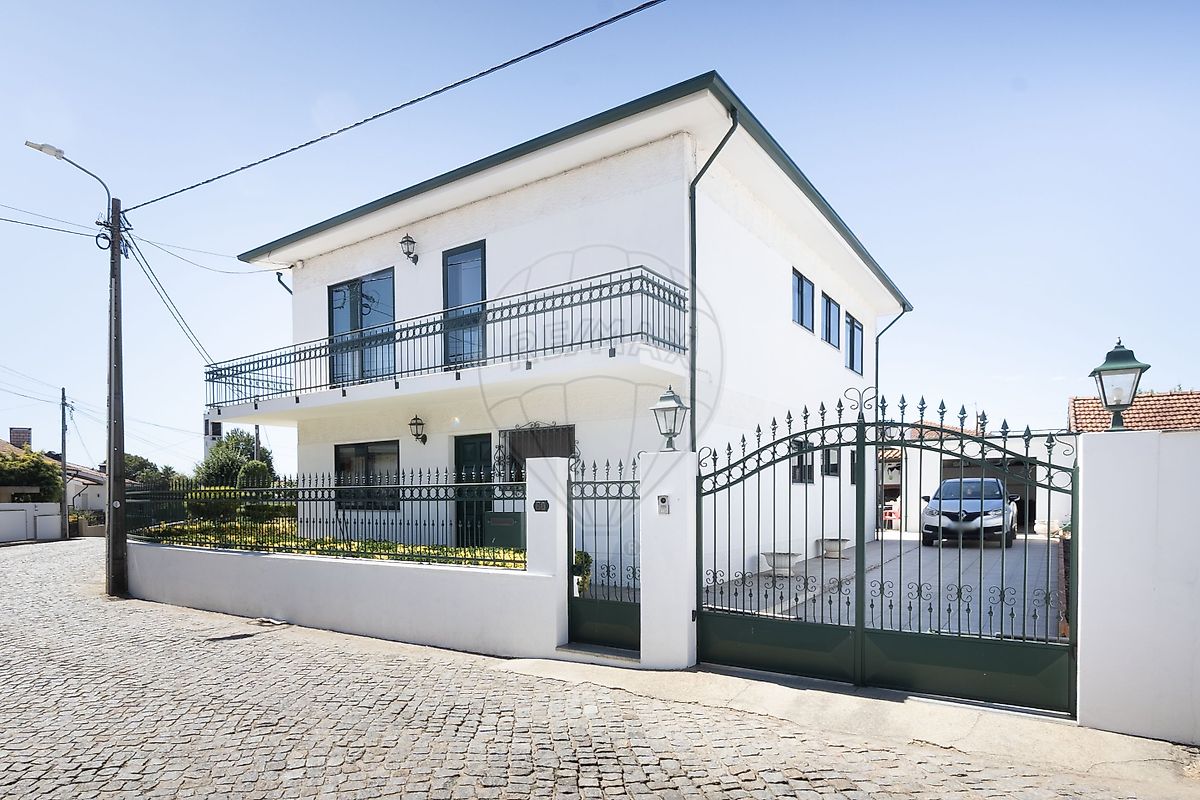 Apartamento T5 à venda em Gondomar