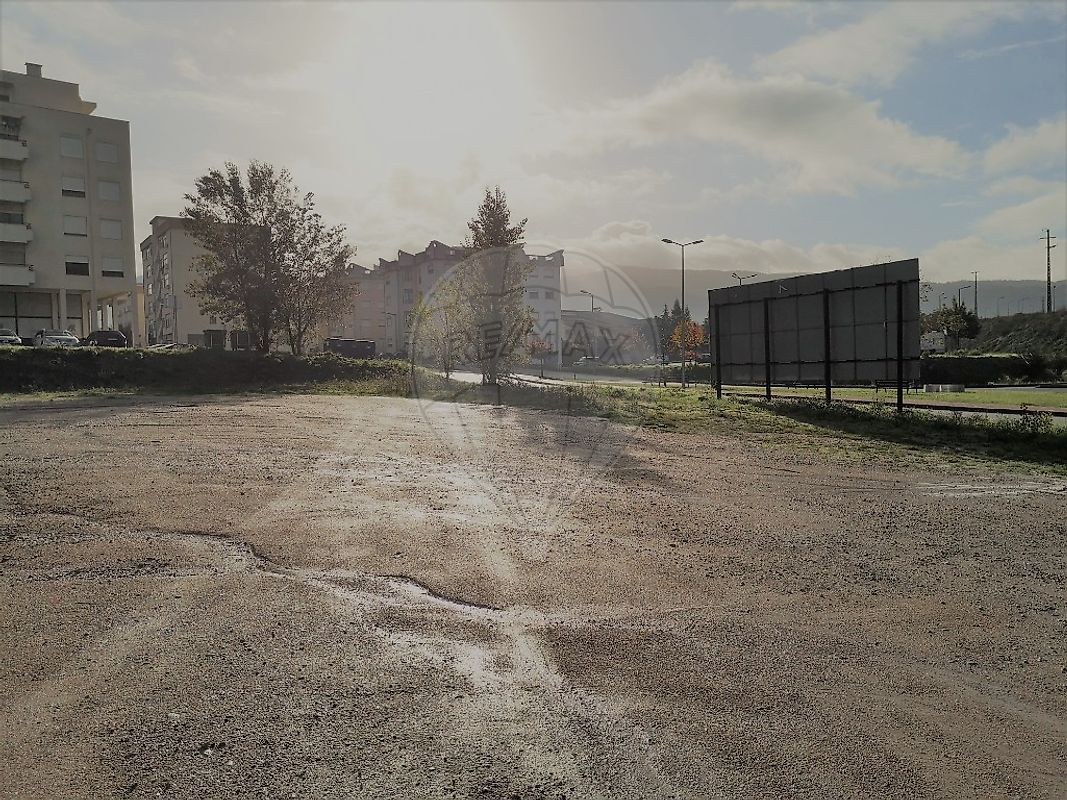 Land for sale in Miranda do Corvo, Portugal — €340,000