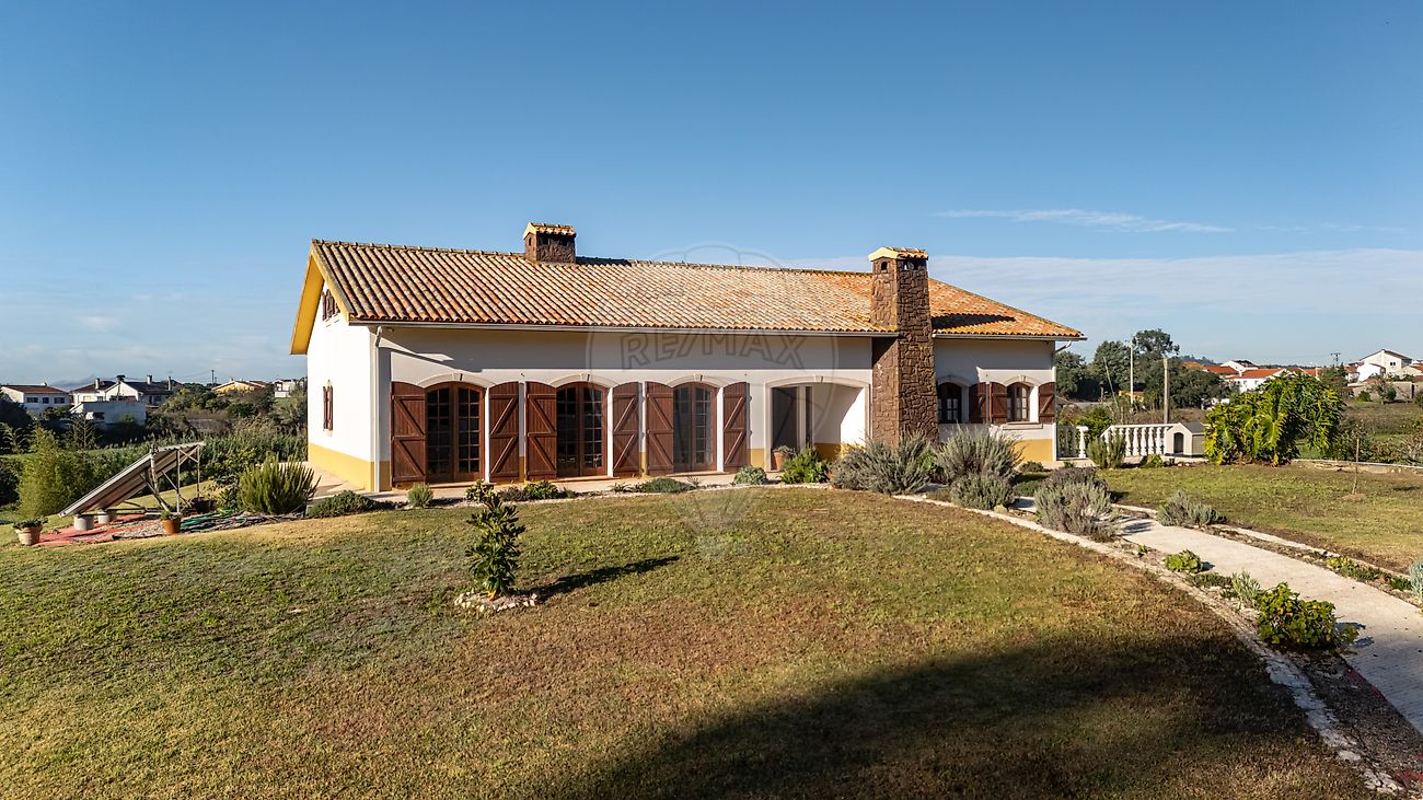 Moradia T3 à venda em Montemor-o-Velho