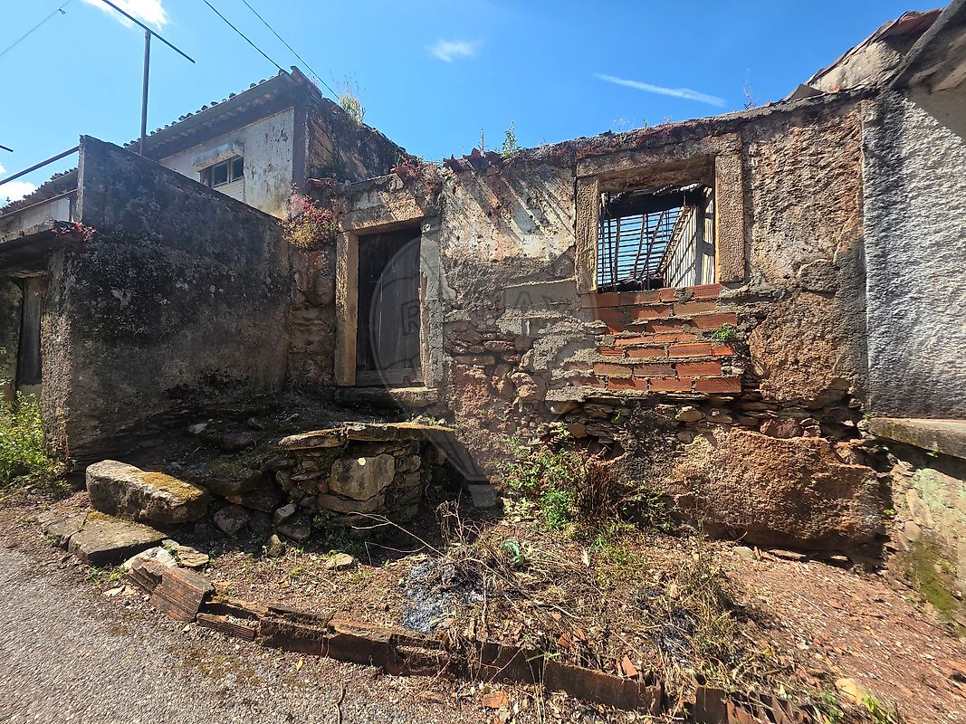 Moradia T2 à venda em Miranda do Corvo