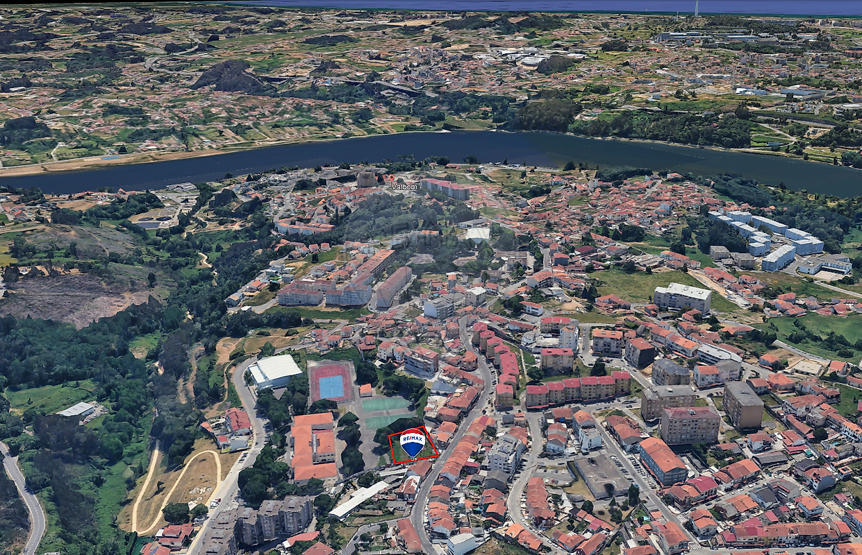Land for sale in Gondomar, Portugal — €425,000