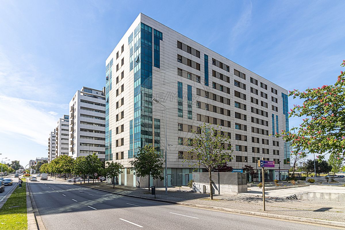 Apartamento T4 para arrendar em Porto