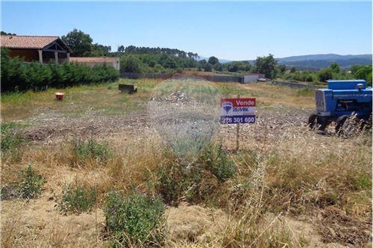 Terreno à venda em Chaves