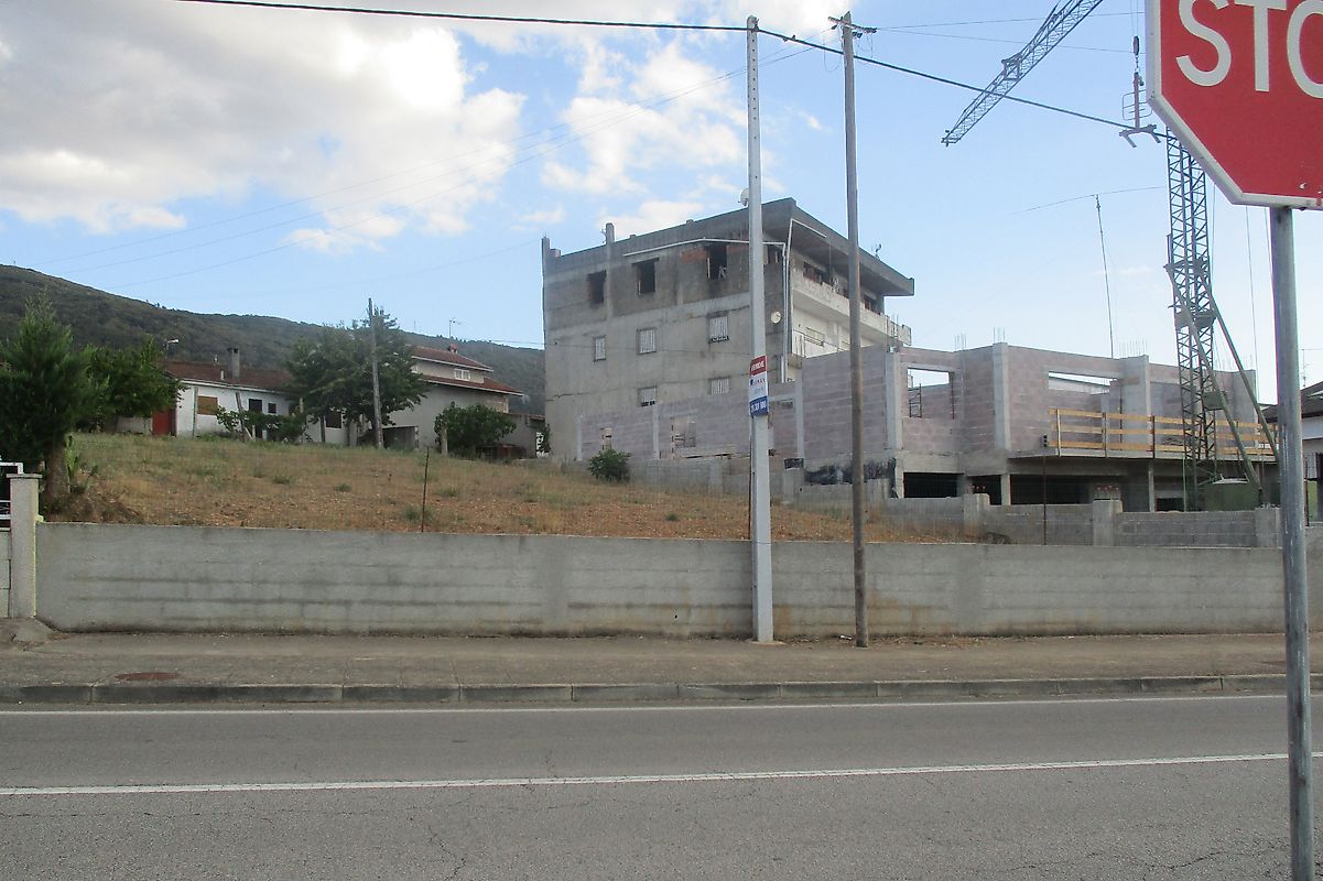 Land for sale in Chaves, Portugal — €65,000
