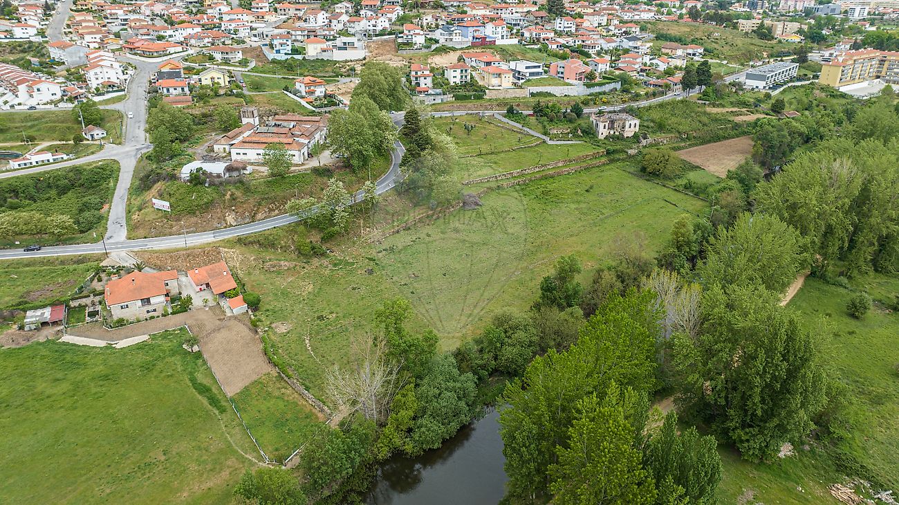 Land for sale in Chaves, Portugal — €175,000