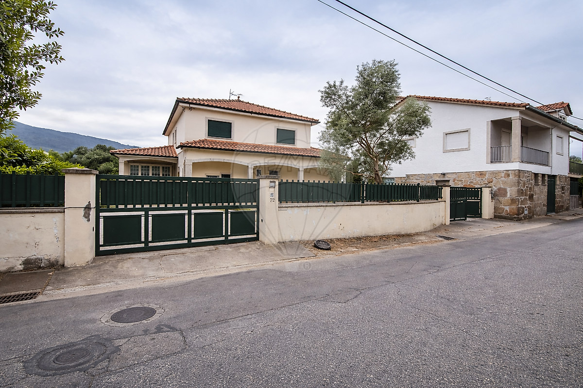 Moradia - Madalena e Samaiões, Chaves, Vila Real