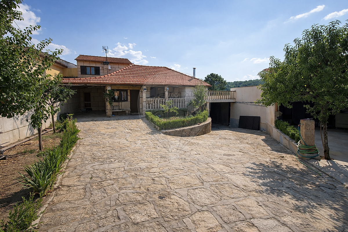 Moradia - Oura, Chaves, Vila Real