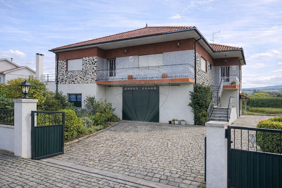 Moradia - Madalena e Samaiões, Chaves, Vila Real