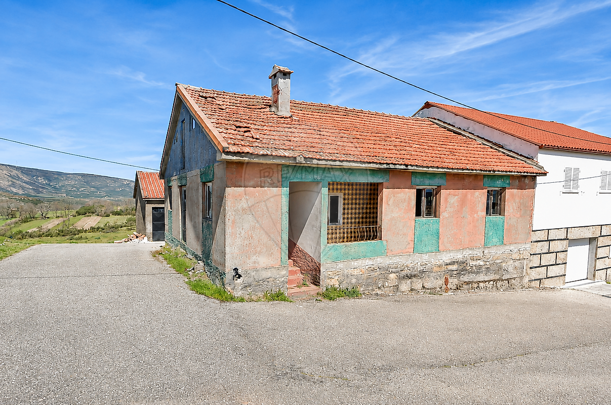 Apartamento T4 à venda em Montalegre