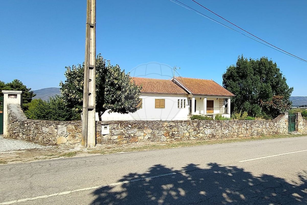 Apartamento T3 à venda em Chaves