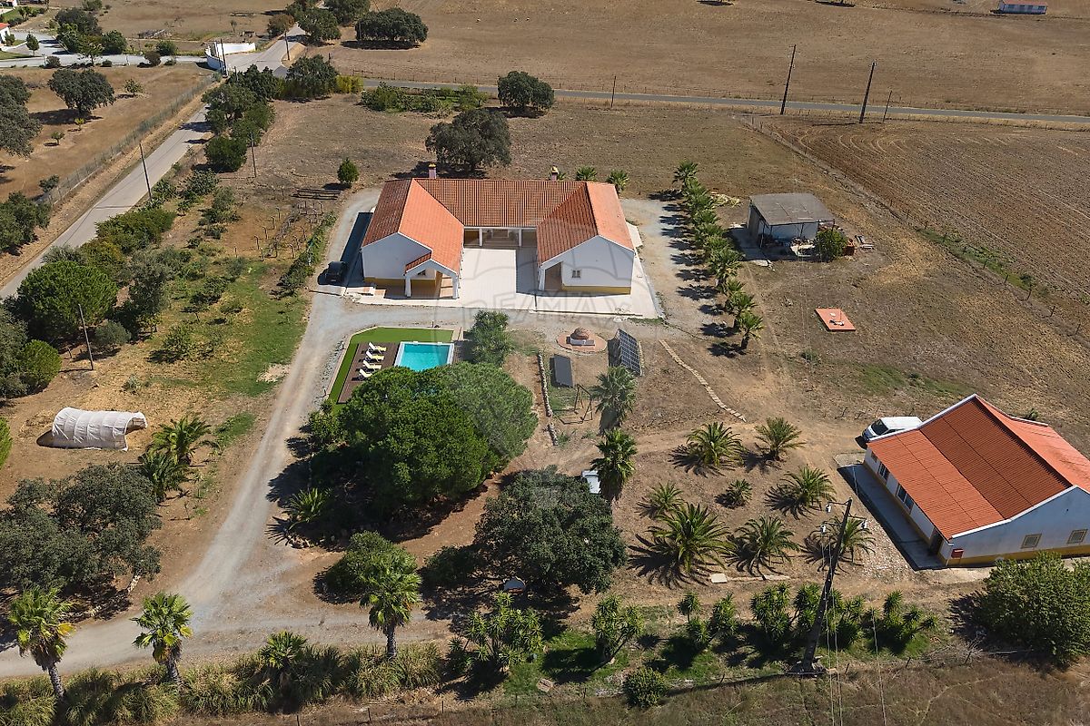 Quinta T8 à venda em Montemor-o-Novo