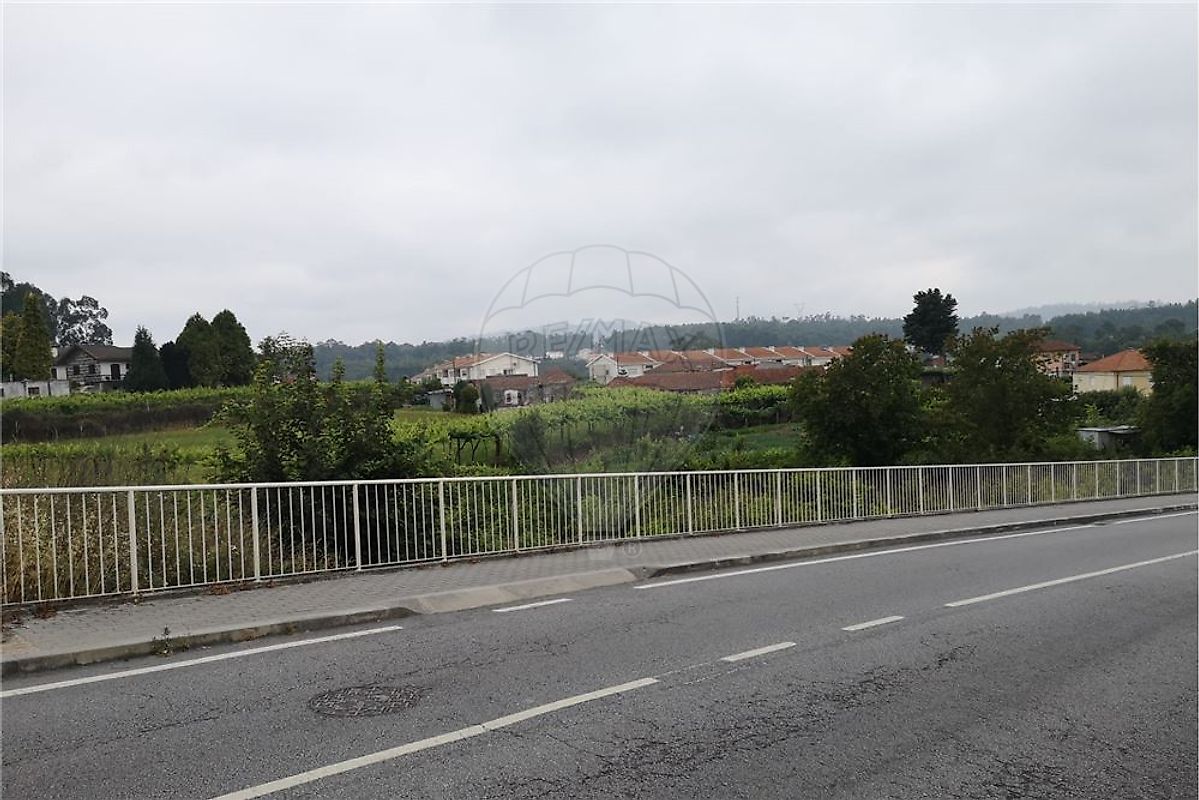 Land for sale in Paços de Ferreira, Portugal — €55,000