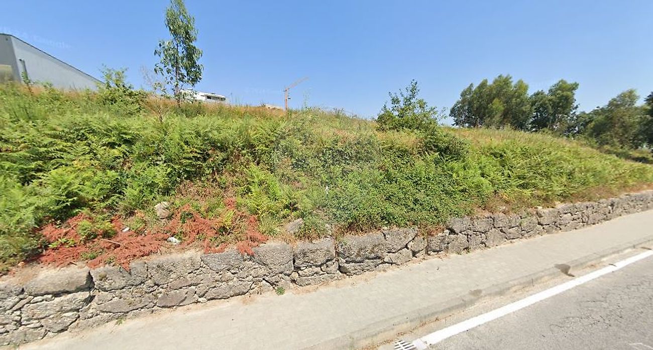 Land for sale in Paços de Ferreira, Portugal — €560,000