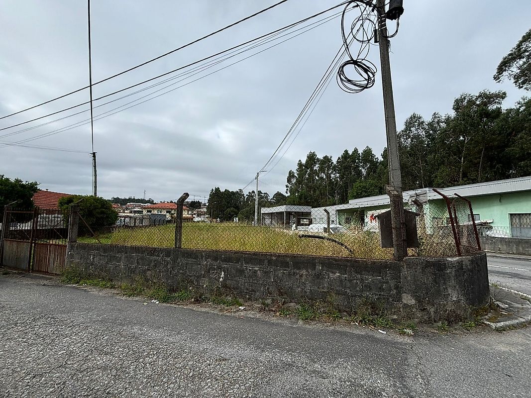 Terreno  à venda em Paços de Ferreira