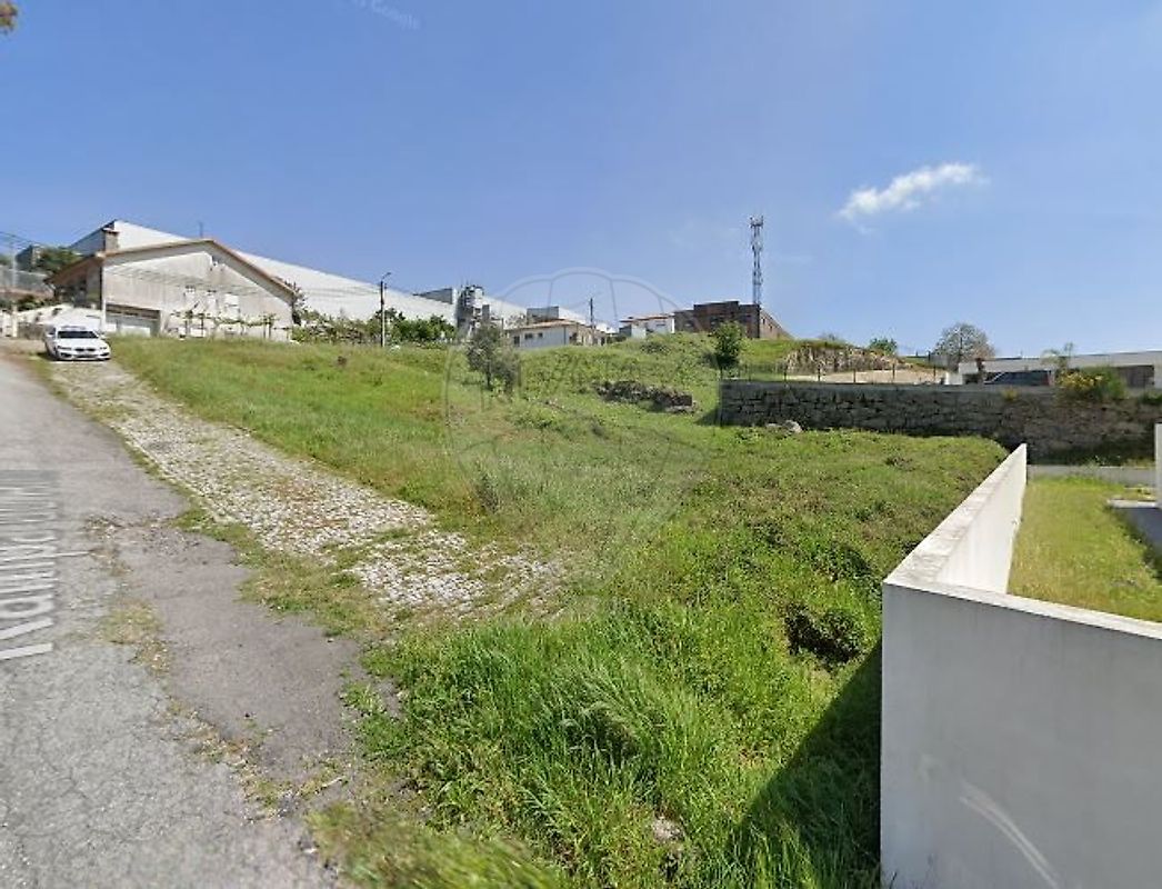 Land for sale in Paços de Ferreira, Portugal — €89,900