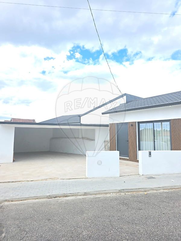 Moradia T2 à venda em Carvalhosa, Paços de Ferreira — foto 3