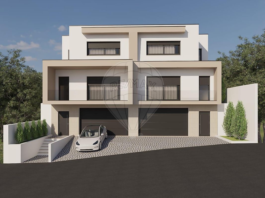 Terreno à venda em Paços de Ferreira