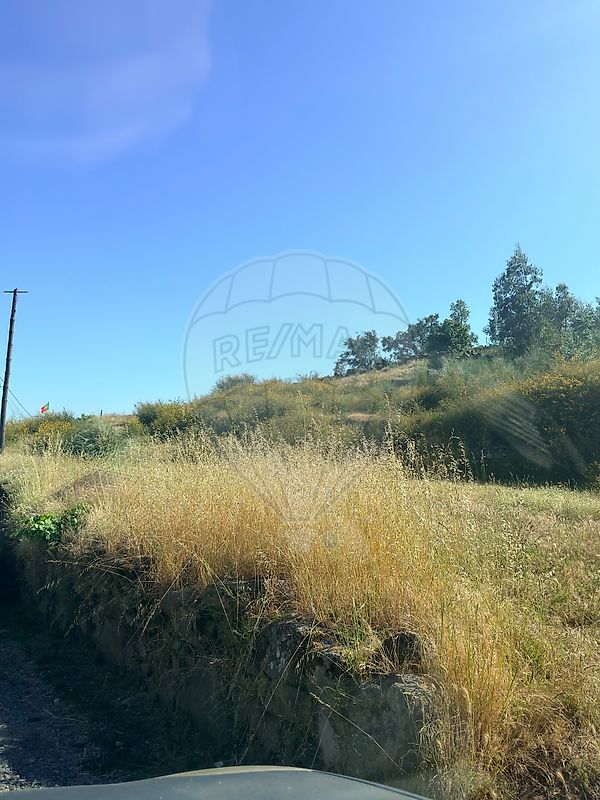 Terreno à venda em Paços de Ferreira