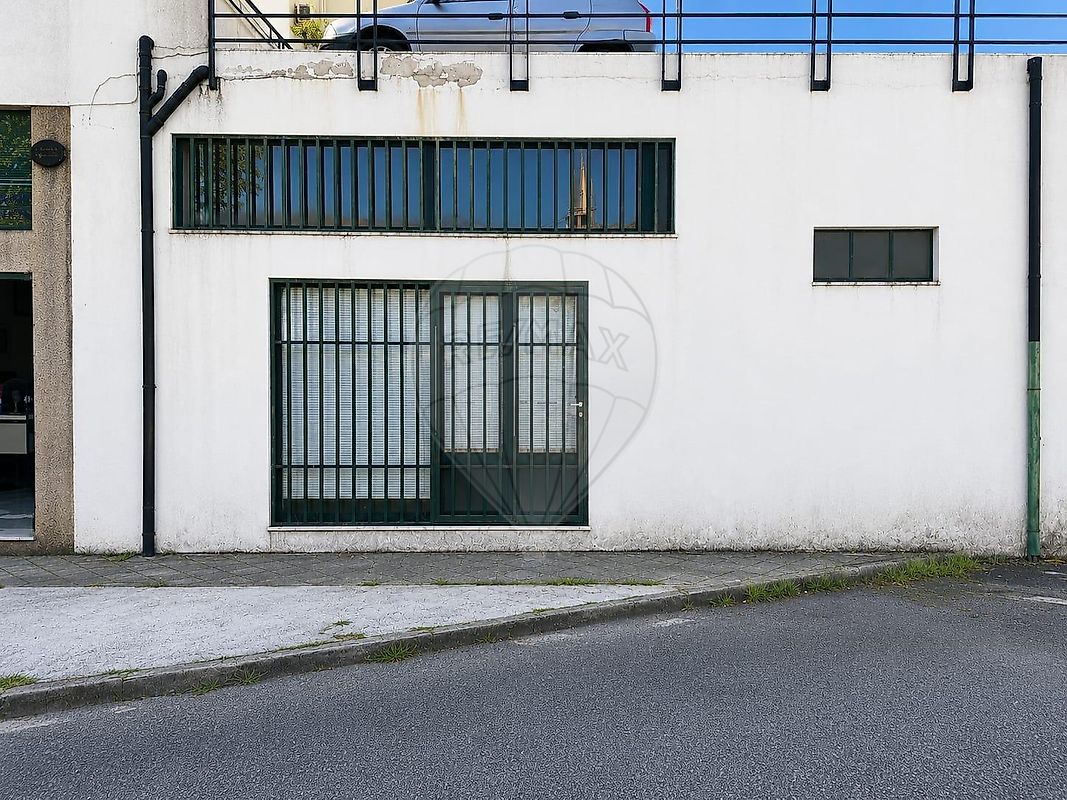 Garagem - Freamunde, Paços de Ferreira, Porto