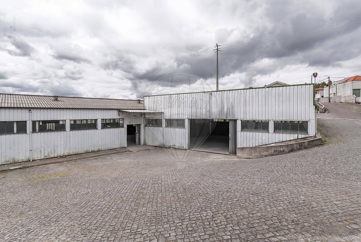Armazém - Eiriz, Paços de Ferreira, Porto