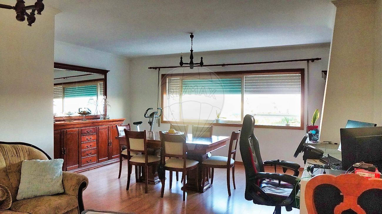 Apartamento T2 à venda em Paços de Ferreira