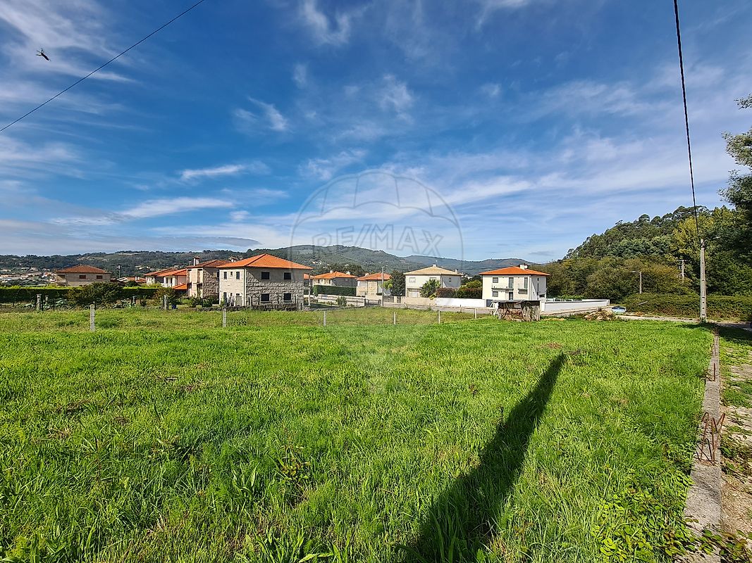 Land for sale in Arcos de Valdevez, Portugal — €74,000