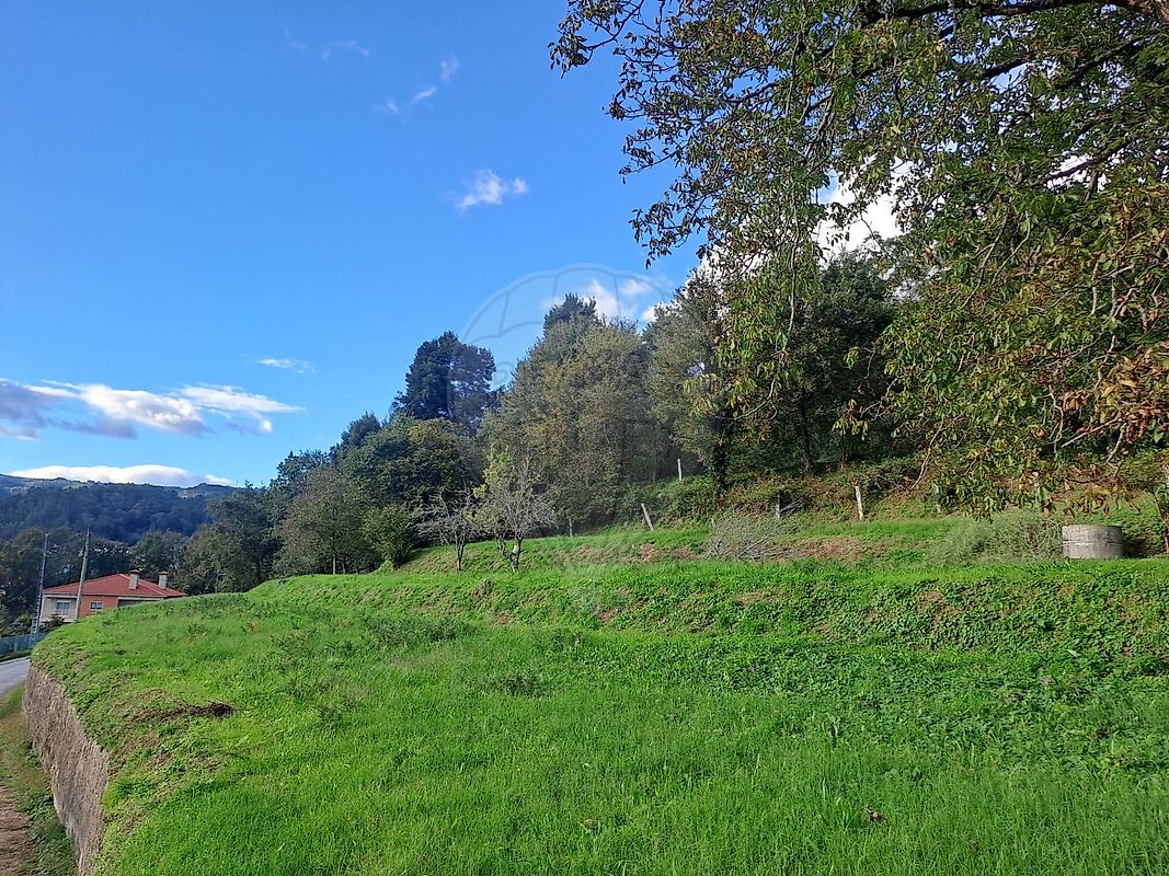 Land for sale in Arcos de Valdevez, Portugal — €120,000