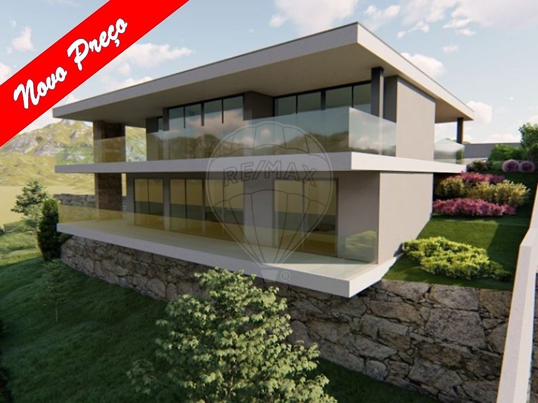 Land for sale in Arcos de Valdevez, Portugal — €65,000