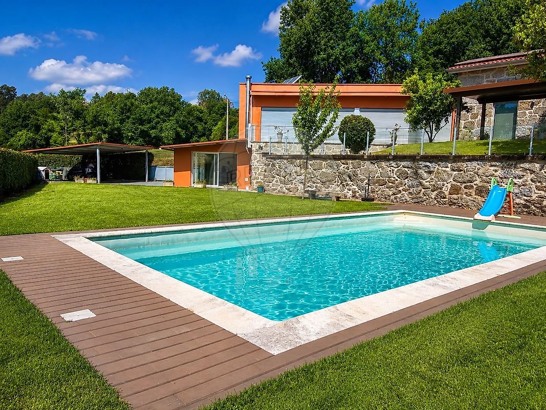 Moradia - Guilhadeses e Santar, Arcos de Valdevez, Viana do Castelo