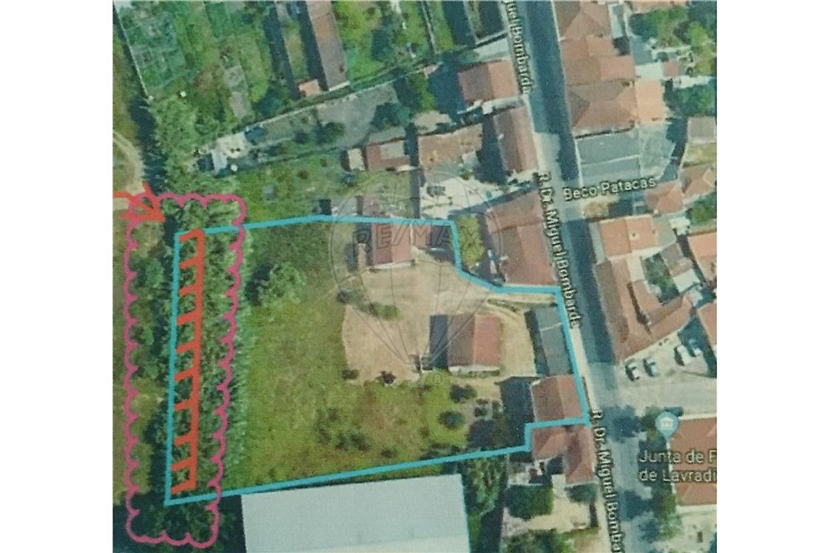 Land for sale in Barreiro, Portugal — €319,000