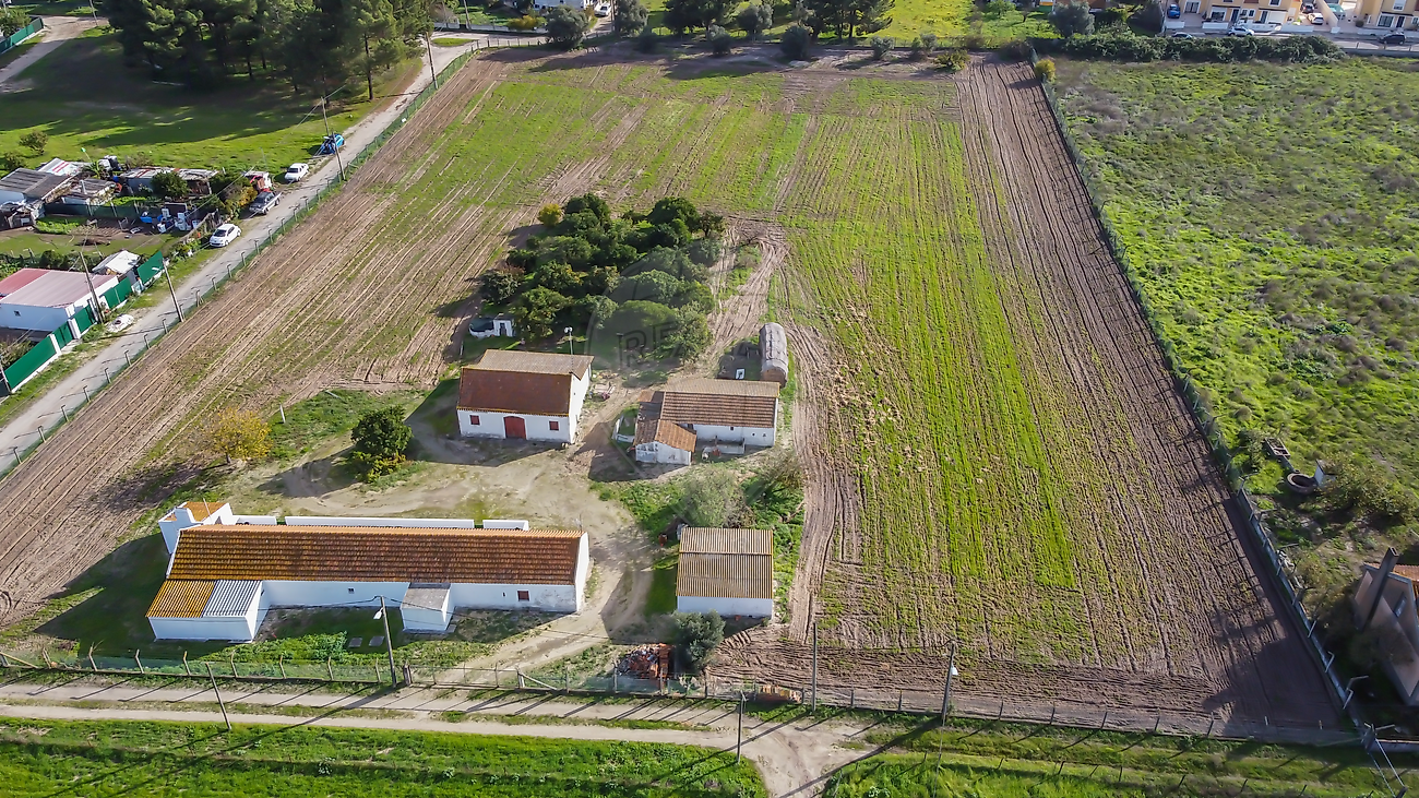 Land for sale in Moita, Portugal — €1,200,000