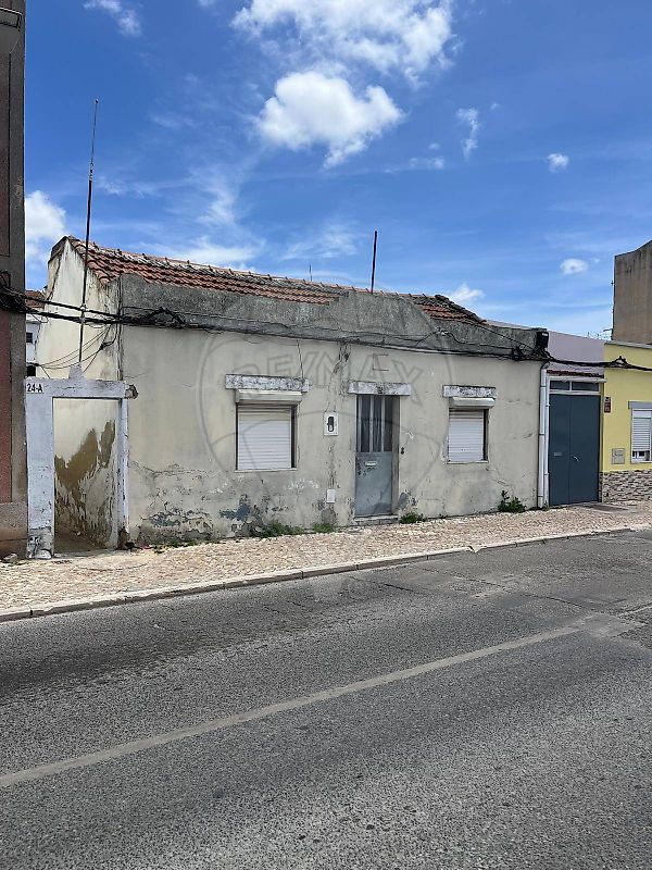 Moradia - Baixa da Banheira e Vale da Amoreira, Moita, Setúbal