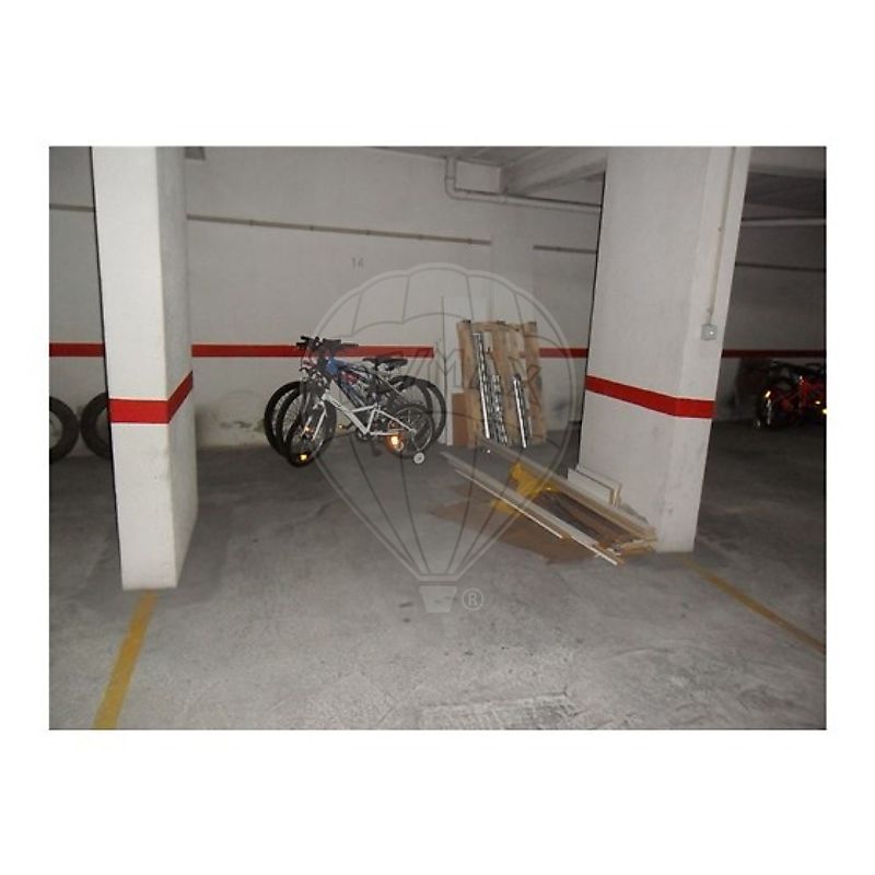 Garagem à venda em Sintra