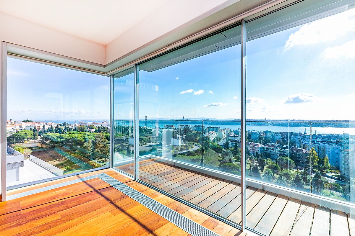 Apartamento T4 à venda em Restelo