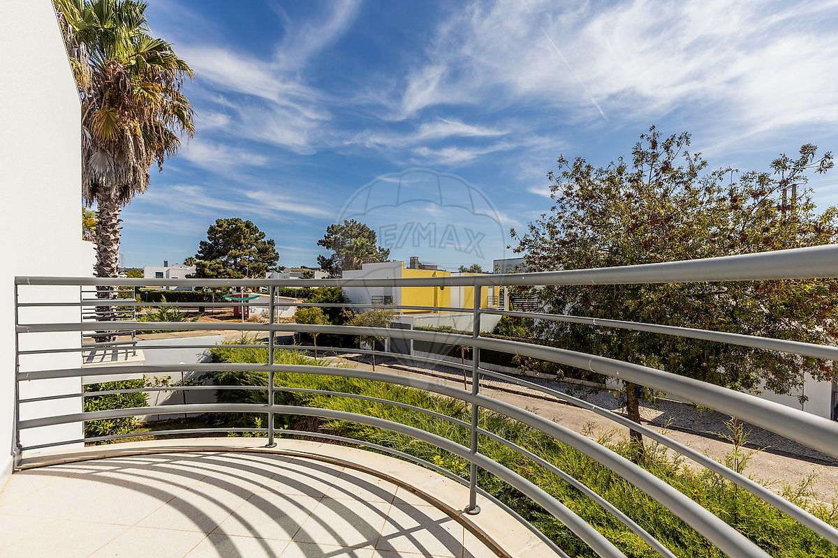 listing 123751599-8 picture-0