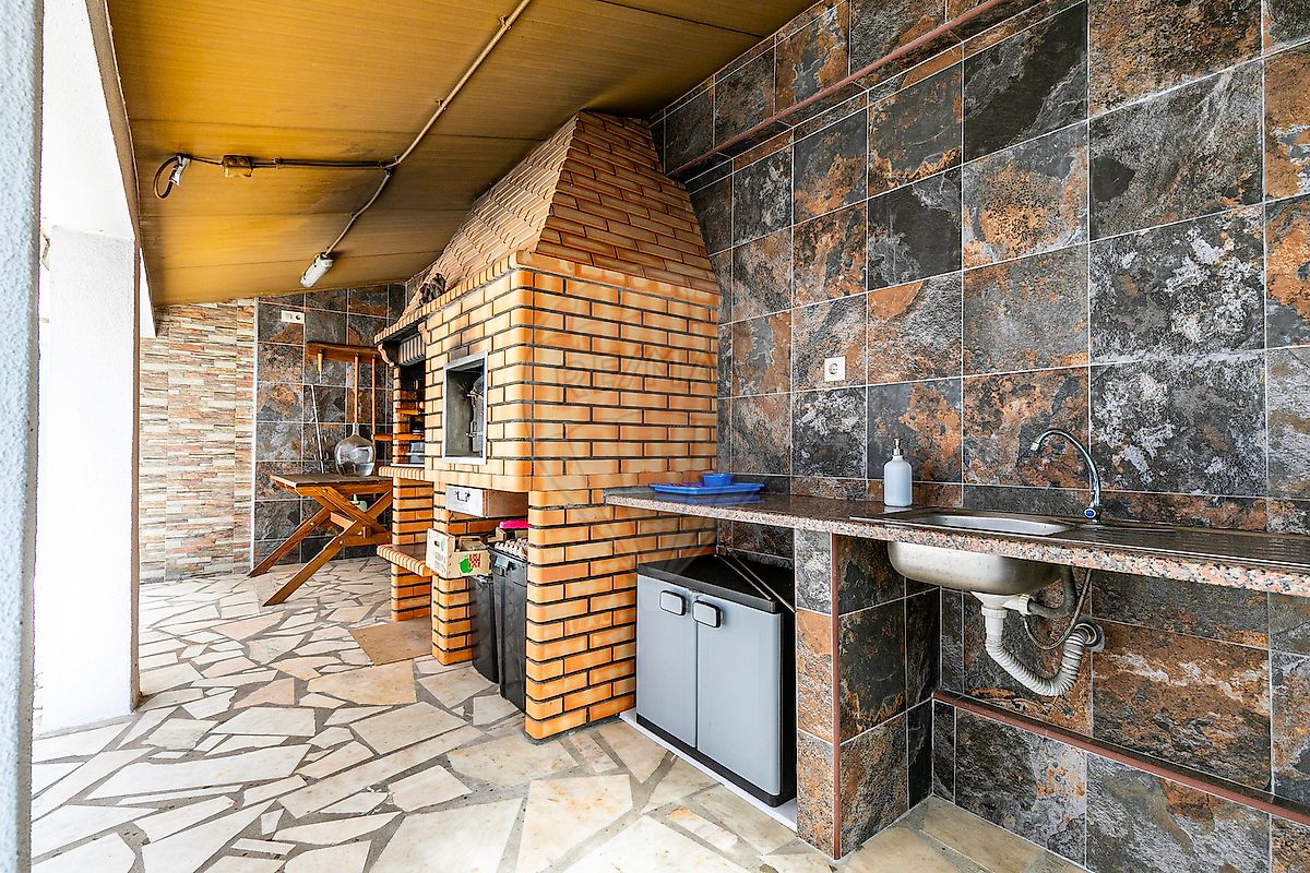 listing 123751463-19 picture-0