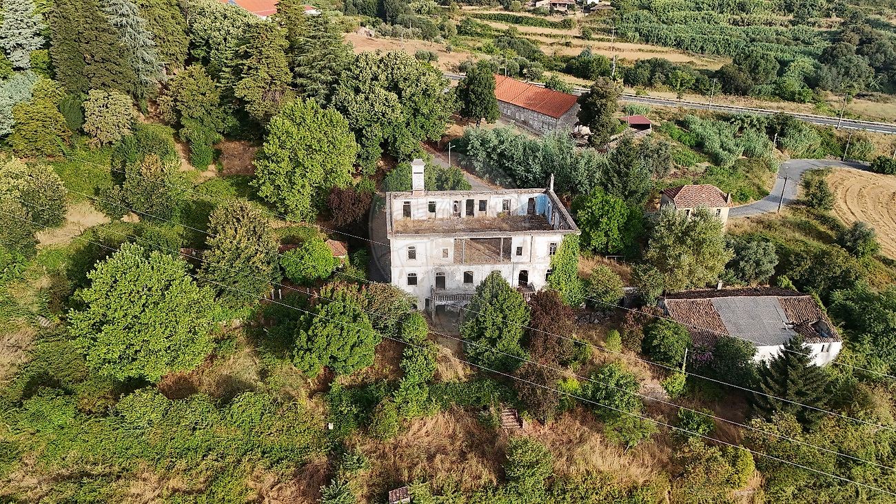 Land for sale in Covilhã, Portugal — €2,200,000